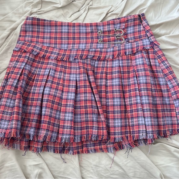 Brand new never worn danielle guizio plaid skirt with safety pins. No flaws - Picture 2 of 4